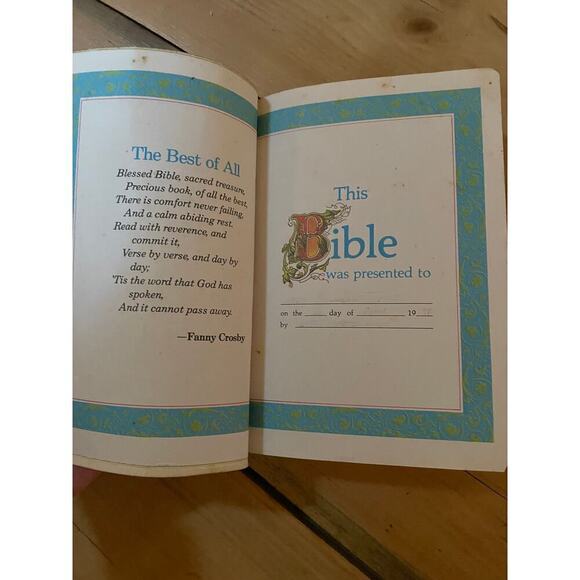 Holy Bible KJV. Red Letter Edition. Dictionary Study Help. Blue Cover. 1979 - Picture 2 of 4